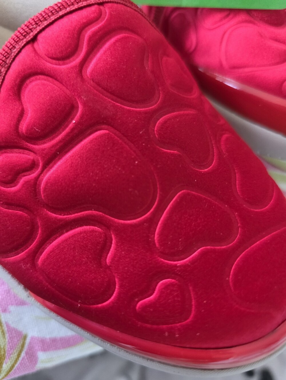 BZEEZ Women’s Red Slip-On Heart-Pattern Casual Shoes - Picture 5 of 10